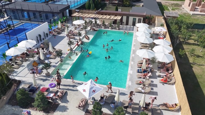 Aerial view of Wellten courts and pool